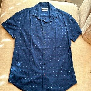 Button down Polo shirt. Slim fit.